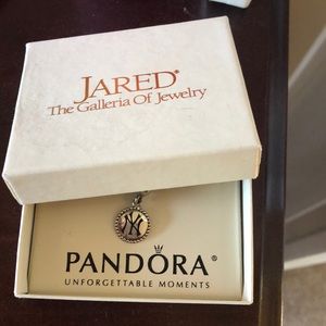 Pandora NY Yankees charm